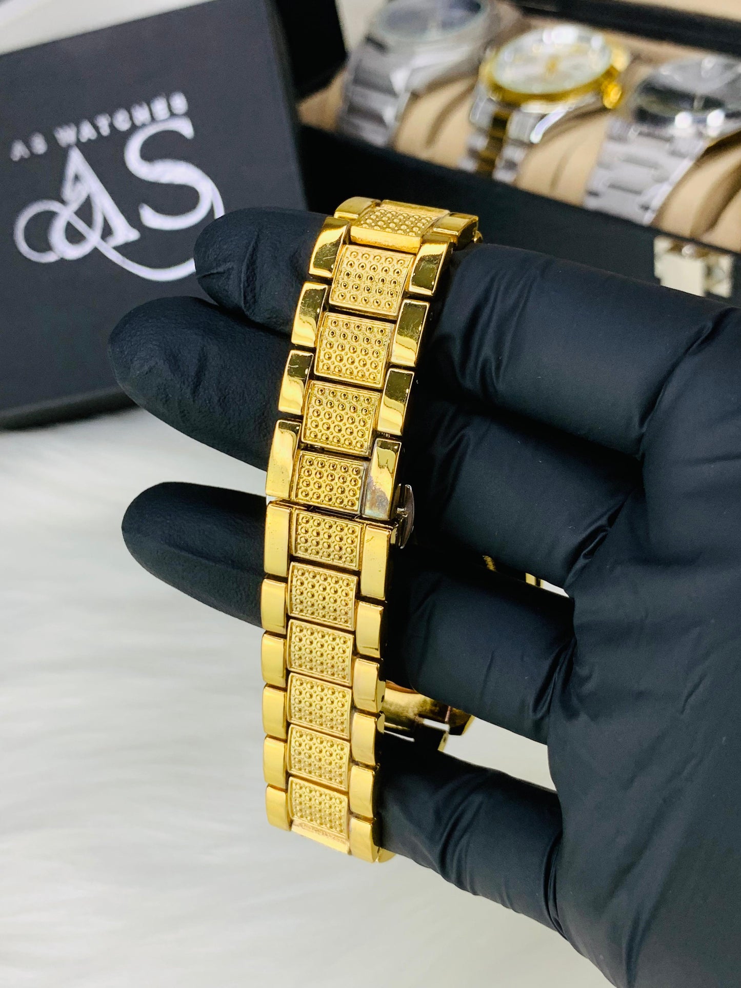 Tiger Stone Dial (Gold)