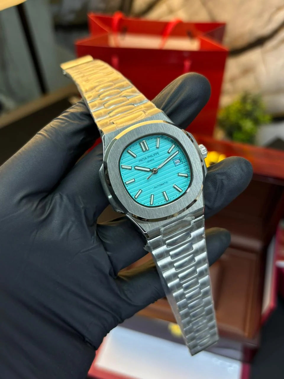 Patek Nautilus Automatic - Master Grade (Tifany)