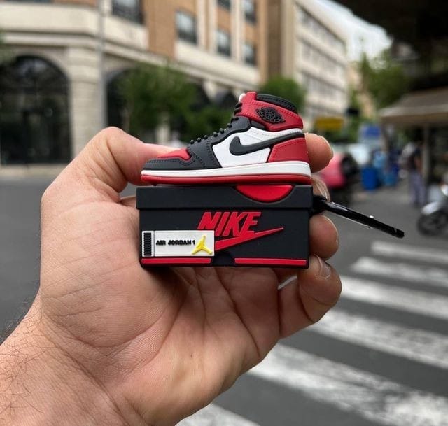 Trap Jordan 1 Airpods Case