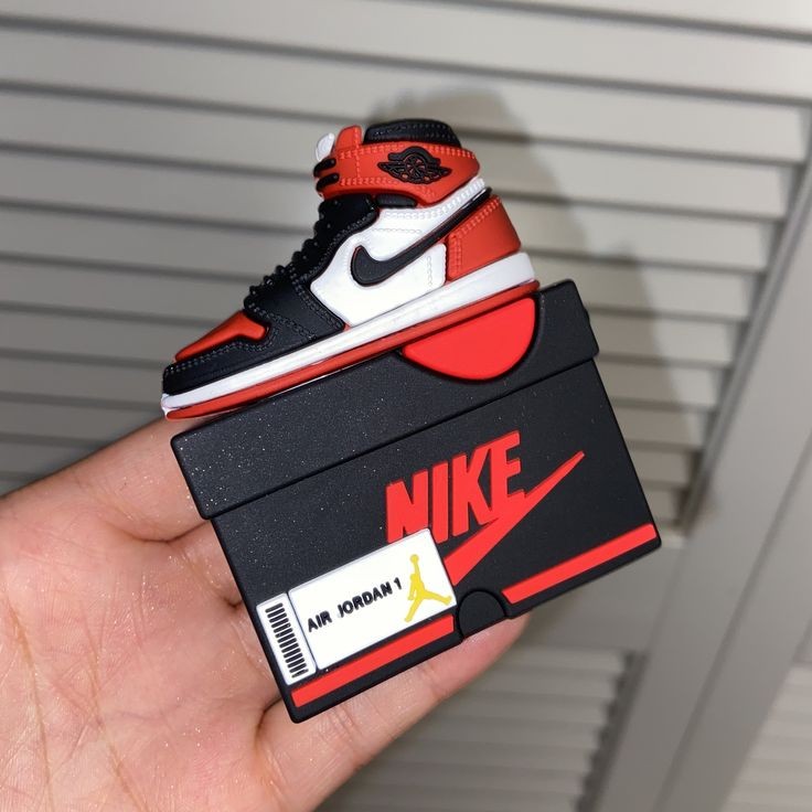 Trap Jordan 1 Airpods Case