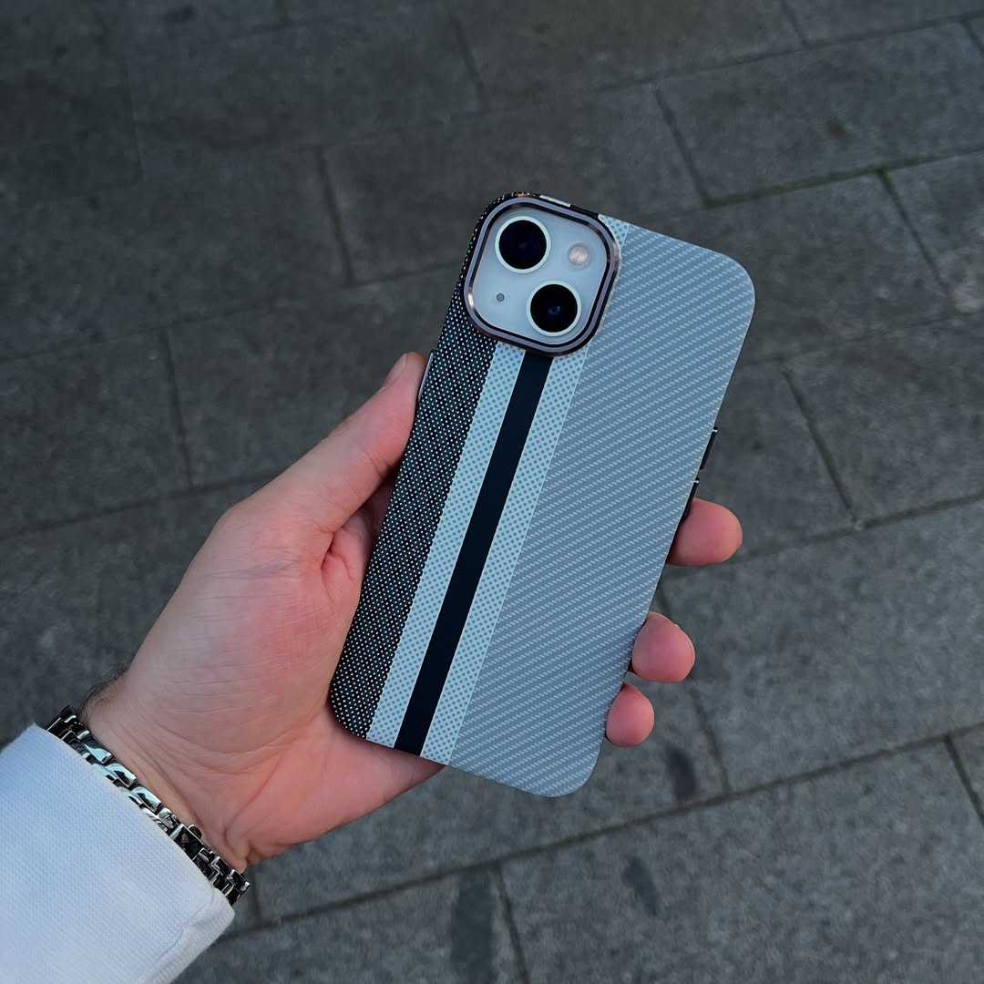 Line Pattern Carbon Fiber Edition Case