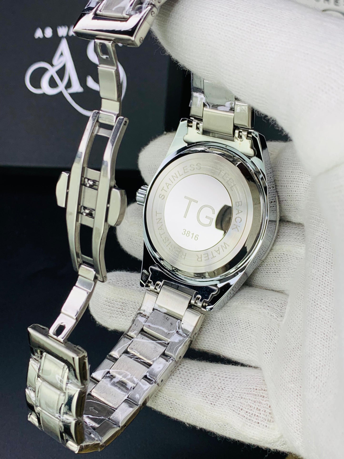 Tag Chain Model (White)