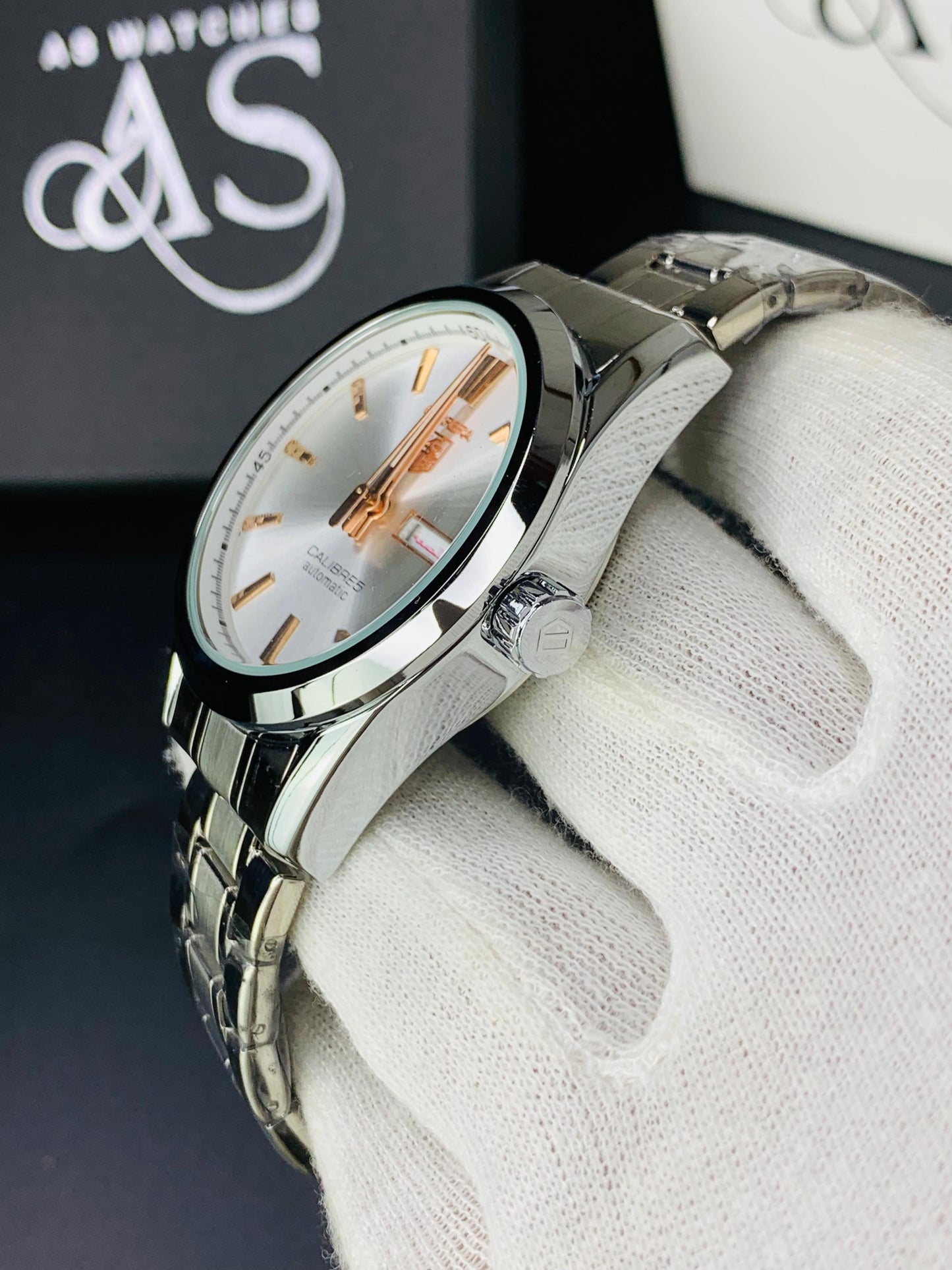 Tag Chain Model (White)